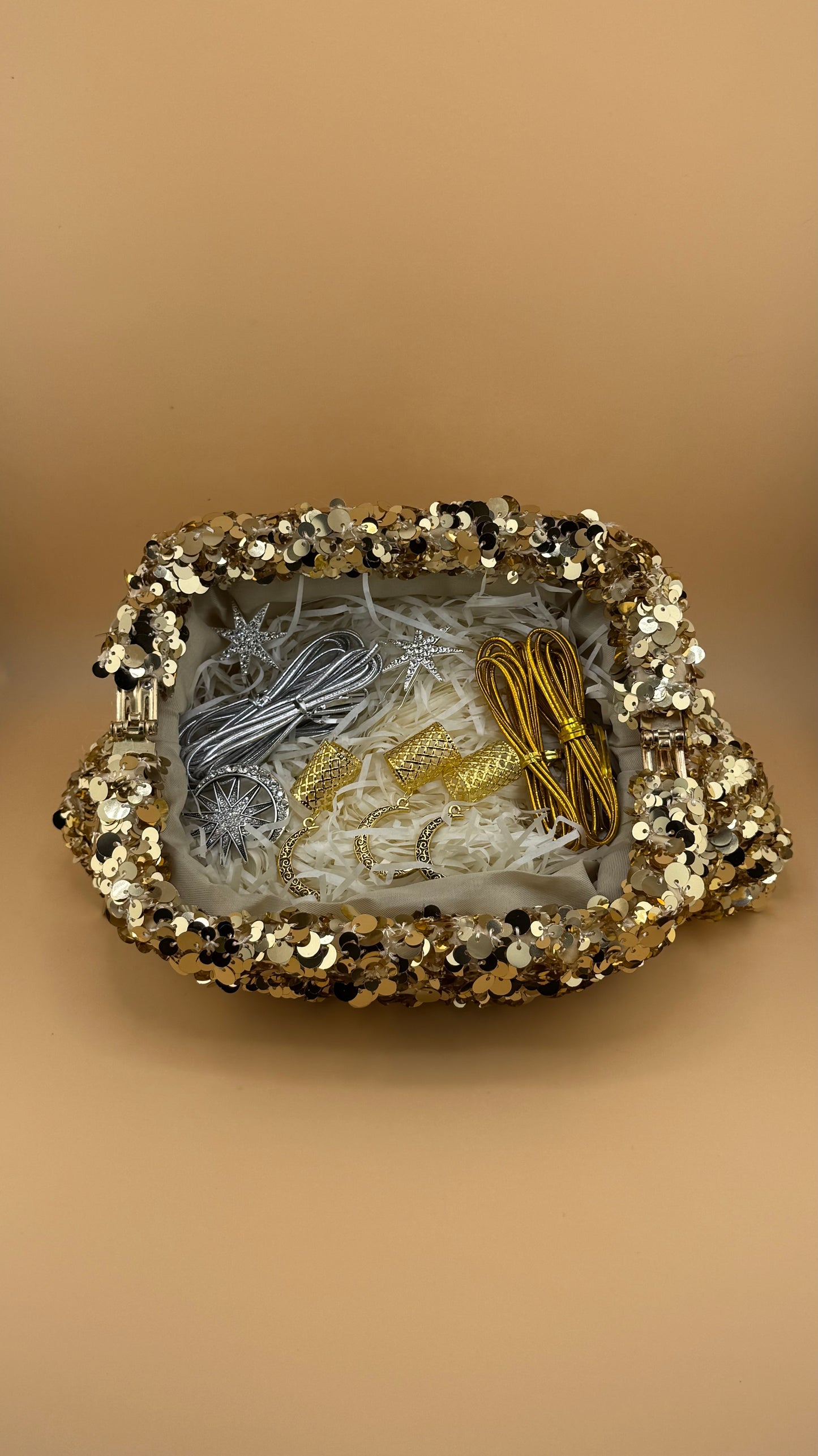 كلاتش ذهبي فاخر - luxury gold clutch