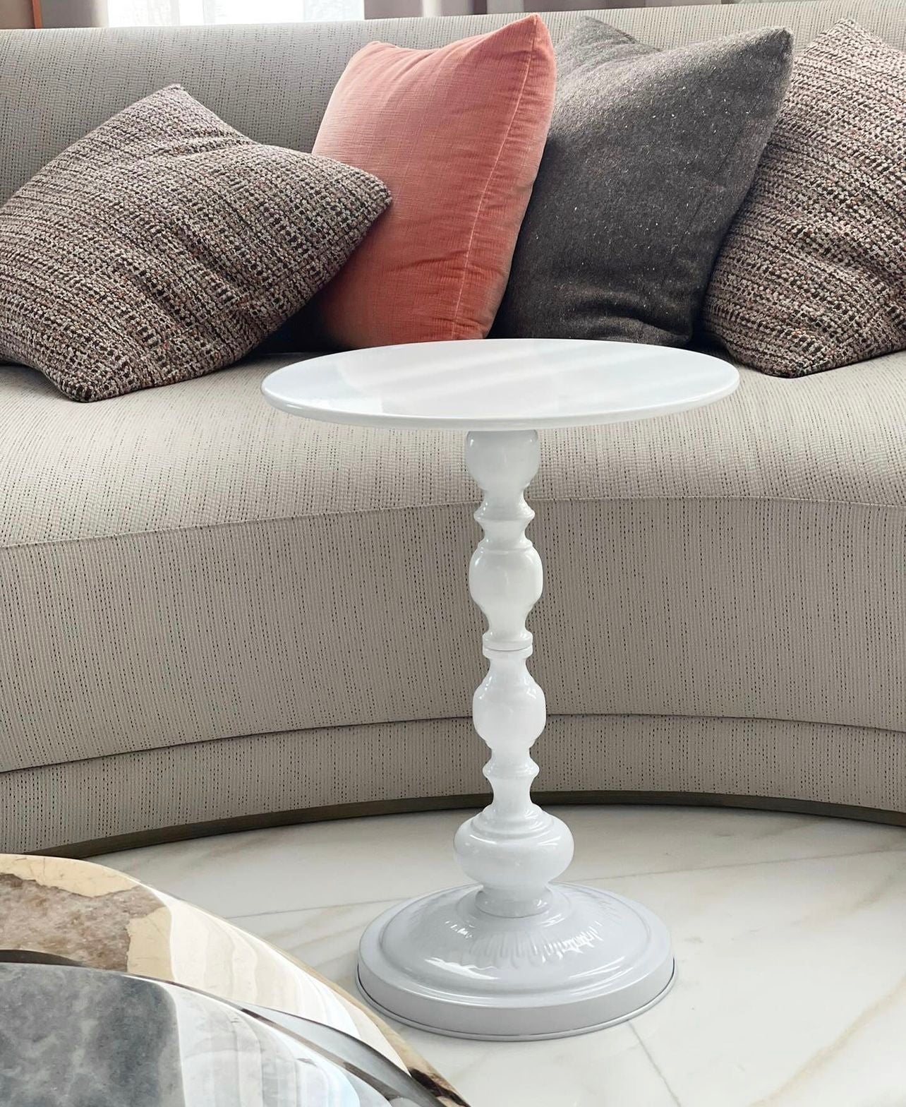 Coffee table طاوله للقهوه